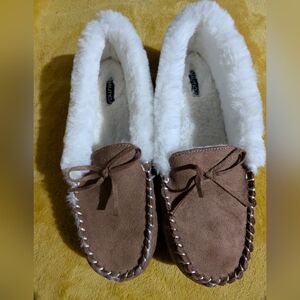 Nautica Women's Tan Slippers with White Lining